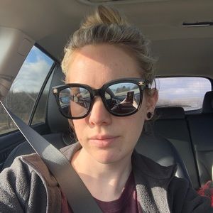 Meet your Posher, Alison